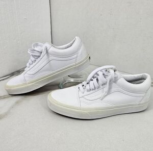Vans Old Skool True White Leather Low Skate Sneakers, 7(M) 8.5(W)